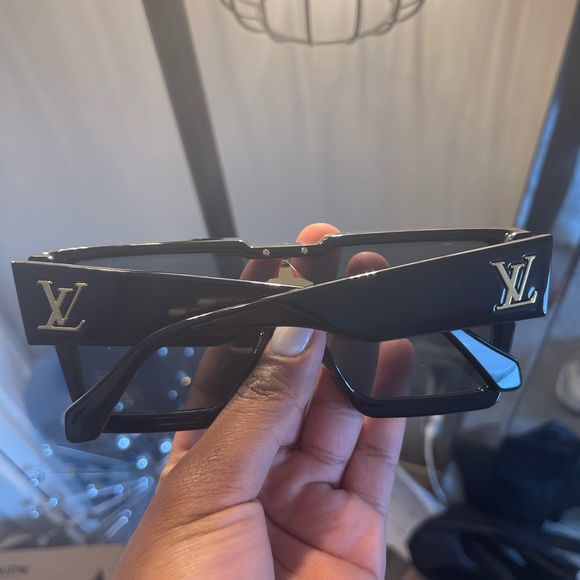 Louis Vuitton Cyclone Sunglasses - Picture 2 of 4